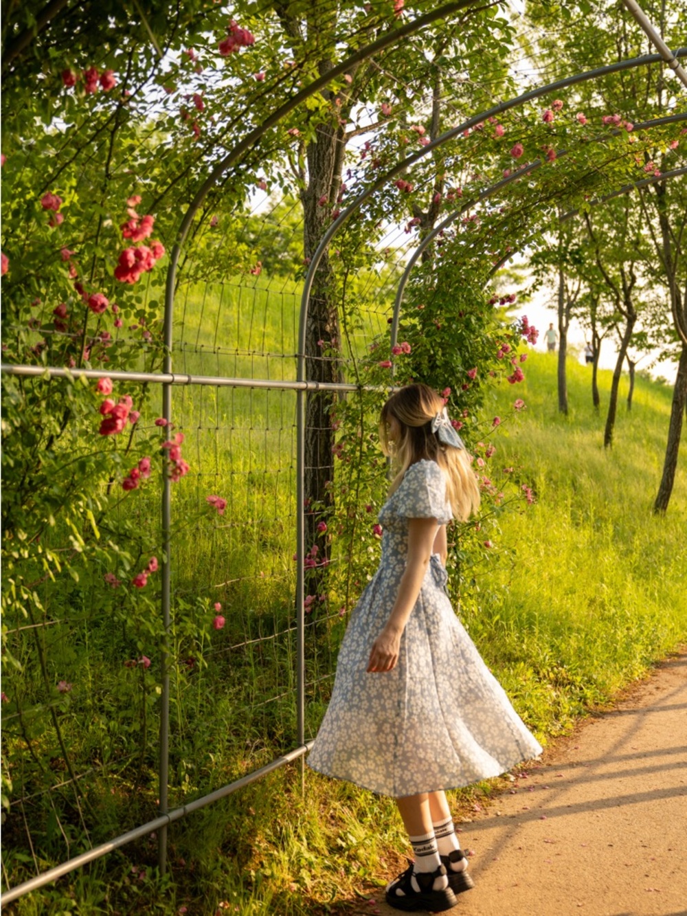 ASOBIO Elegant Floral Summer Midi Dress in Light Blue. Size: Small